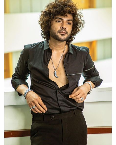 Dj Tillu 2 Images, Siddhu Jonnalagadda, Dj Tillu, Arjun Reddy, New Movie Images, Love Story Video, Vijay Devarakonda, Man Dressing Style, Boys Dp