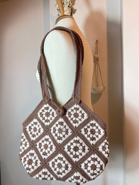 Granny Square Brown, Crochet Bag Brown, Hobo Bag Crochet, Granny Square Crochet Bag, Square Crochet Bag, Sac Granny Square, Granny Pattern, Boho Purse, Crochet Christmas Gifts