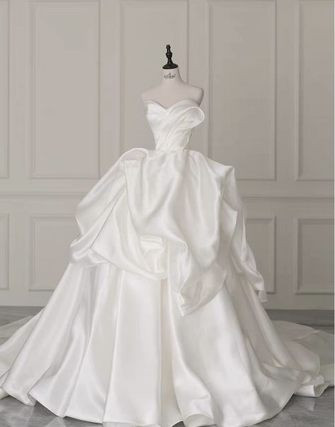 Silk White Gown, Puff Wedding Dress, Silk Wedding Dress Ballgown, Ball Dress Aesthetic, Poofy Wedding Dress, Puffy Wedding Dresses, Muslimah Wedding Dress, White Ball Gowns, Wedding Dresses Princess Ballgown