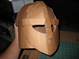 Happily Ever Crafter: DIY: Building a Medieval Helmet Out of Cardboard Cardboard Helmet, Diy Helmet, Helmet Template, Medieval Helmet, Cardboard Costume, Cardboard Mask, Roman Helmet, Knight Helmet, Medieval Party