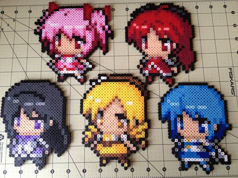 Puella Magi Madoka Magica Bead Sprite Set - Magical Girls Madoka Magica Perler Bead Patterns, Doki Doki Literature Club Perler Beads, Madoka Perler Beads, Madoka Pixel Art, Madoka Magica Perler Beads, Madoka Magica Pixel Art, Madoka Kyoko, Anime Perler, Pixel Beads