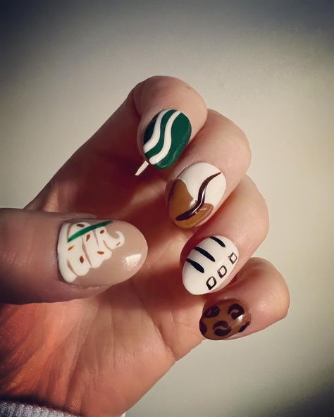 Starbucks Nail Art, Starbucks Nails Designs, Coffee Nails Designs, Starbucks Nails, Kids Nails, Starbucks Design, Disney Starbucks, Coffee Nails, Hand Photography