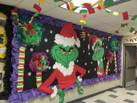 The Grinch Door Decorations For School, Grinch Bulletin Board, Christmas Hallway, Door Decorations Classroom Christmas, Christmas Door Decorating Contest, Christmas Classroom Door, Grinch Decorations, Whoville Christmas, Holiday Party Kids