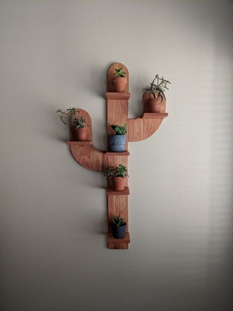 Cactus Shelf for Cactus and Succulents 🌵❤️ Cactus Wood Decor, Wooden Cactus Decor, Cactus Shelf, Wood Cactus, Wooden Cactus, Kaktus Dan Sukulen, Diy Cactus, Cactus Craft, Cactus Diy