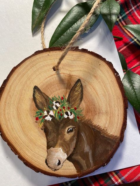 Christmas Donkey, Christmas Diy Wood, Diy Christmas Tree Ornaments, Christmas Rock, Wood Burning Crafts, Painted Christmas Ornaments, Wood Burning Art, Wood Slice Ornament, Wood Christmas Ornaments