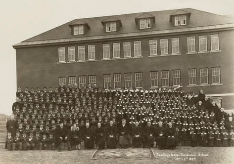 Residential Schools Canada, Truth And Reconciliation, Indian Residential Schools, Residential School, Note Taking Tips, Native American Children, Every Child Matters, Residential Schools, How Many Kids