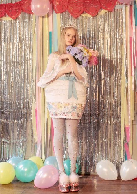 rookie meadham kirchhoff "miss world" shoot Rookie Magazine, 80's Prom, Meadham Kirchhoff, Prom Queen, Prom Queens, School Dances, Miss World, Prom Night, Elle Fanning