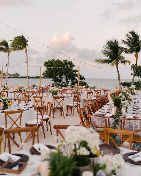 Vogue Weddings on Instagram: “At the Ocean Reef Club in Key Largo, Florida, bright Amanda Jones had a few unconventional ideas that had never done before—mainly hosting…” Hyatt Zilara Cap Cana Wedding, Minimal Beach Wedding Decor, Beachy Wedding Aesthetic, Beach Wedding Elegant, Ocean Wedding Aesthetic, Wedding By The Ocean, Wedding Beach Aesthetic, Beach Aesthetic Wedding, Bodas Aesthetic