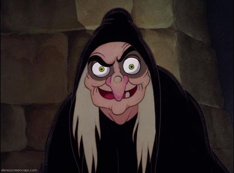 Witch (Snow White and the Seven Dwarfs) - Disney Wiki Snow White Witch, Walt Disney Studio, Snow White 1937, Love Background, 2d Cartoon, Face Cartoon, Horror Cartoon, Old Hag, Cartoon Halloween