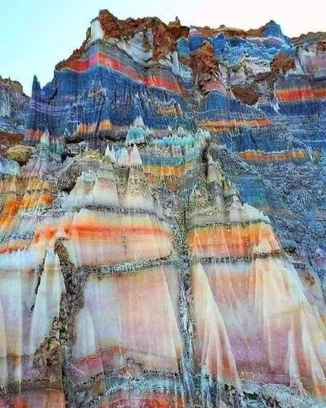 Salt mountains in Iran Rock Formations, Beautiful Places To Travel, Pretty Places, Places Around The World, Amazing Nature, Natural Wonders, Geology, Beautiful World, Travel Dreams