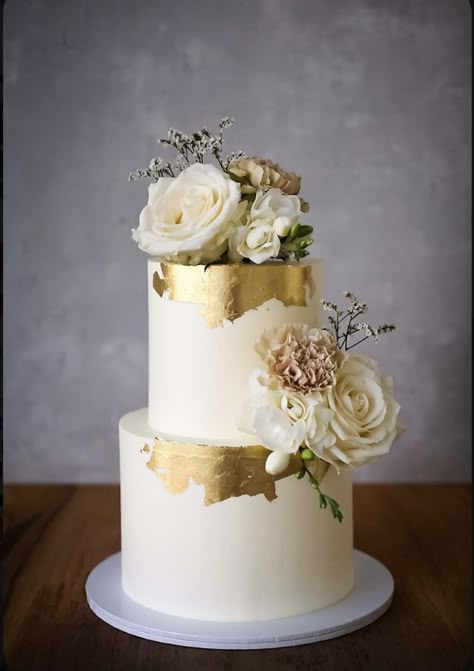 3 Tier 50th Wedding Anniversary Cake, Golden Anniversary Cake Ideas, 50th Wedding Anniversary Cakes Gold, Gold Wedding Anniversary Cake, Golden Anniversary Cake, Gold And White Cake, Golden Wedding Anniversary Cake, Golden Wedding Cake, Wedding Cake Simple Elegant