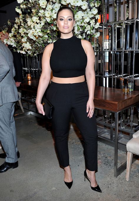 Spring Date-Night Outfit: Black Crop Top and Pixie Pants Ashley Graham Style, Outfit Date Night, Casual Date Night Outfit, Outfit Date, Plus Zise, Grayson Dolan, Night Out Outfit, Dinner Outfits, Fashion Night