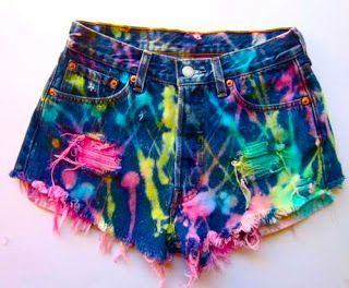 Diy Neon Outfits Ideas, Rave Bras, Ty Dye, Painted Shorts, Neon Shorts, Reworked Denim, Edm Rave, Diy Shorts, Rave Bra