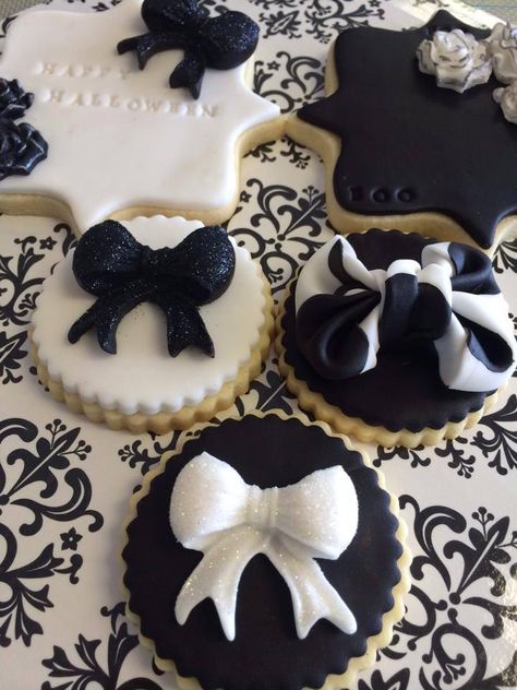 Black Birthday Pastries, Chanel Cookies, Black White Cookies, White Cookies, Black And White Cookies, White Cookie, Pink Birthday Party, Heart Shaped Cookies, Party Food Platters