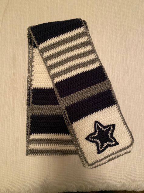 Crochet Scarf Aesthetic, Dallas Cowboys Crochet, Cowboys Crochet, Cowboy Crochet, Scarf Aesthetic, Crochet Bows, Gift Inspo, Crochet Stars, Kawaii Crochet