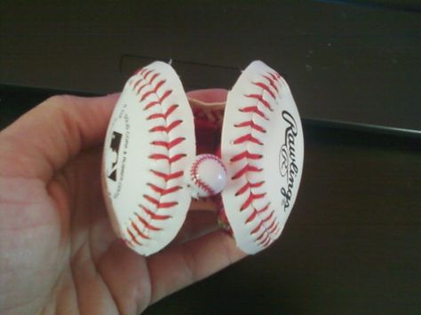 Baseball Centerpiece, Baseball Diy, Cuff Bracelets Diy, Baseball Jewelry, Baseball Bracelet, Baseball Crafts, Homemade Bracelets, Baseball Shoes, Sport Craft