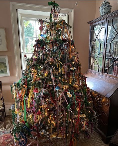 Charlie Mccormick, Maximalist Christmas, December Mood, Christmas Whimsical, Ben Pentreath, Kitschy Christmas, Whimsical Christmas Trees, Nostalgic Christmas, Christmas Dreaming