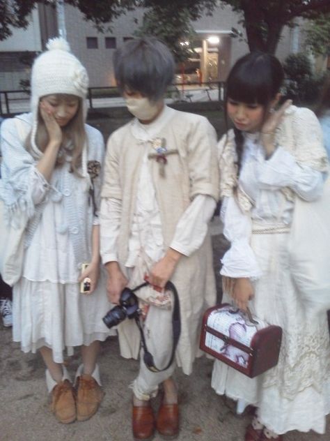 Shironuri Aesthetic, Cult Party Kei, Party Kei Fashion, Juergen Teller, Kei Visual, Kei Fashion, Asian Street Style, Gyaru Fashion, Mori Girl