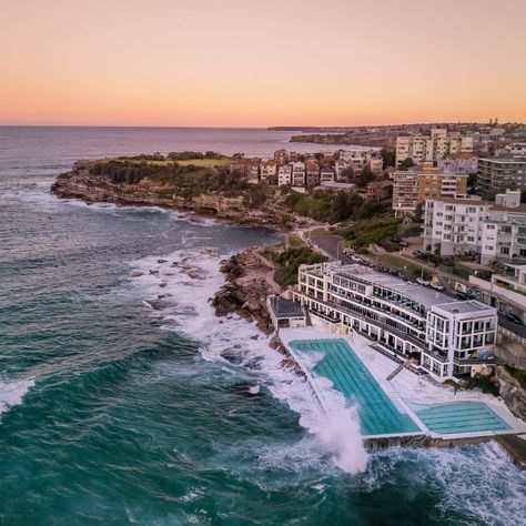 Bondi Beach in Sydney, Australia combines the Iceberg ocean with some of the warmest water in the world. Dive right into the waves now! Browse. Book. Stay. Beautiful Aussie accommodations from just $50!⁠ ⁠ Discover more: LINK IN BIO⁠ ⁠ CuddlyNest | Browse. Book. Stay.⁠ ⁠ #cuddlynest #cuddlystay #browsebookstay #sydneytravel #sydneyaustralia #australiatravel #travelaustralia #sydneytravel #cuddlynesttravel #bestbeaches2020 #traveltheworld #travelista #bluewater #travel2020 #australiatravelguide # Rain And Thunder Sounds, Relaxing Rain Sounds, Rain Sounds For Sleeping, Bondi Beach Sydney, Sydney Travel, Sydney City, Harbour Bridge, Couples Retreats, Sound Of Rain