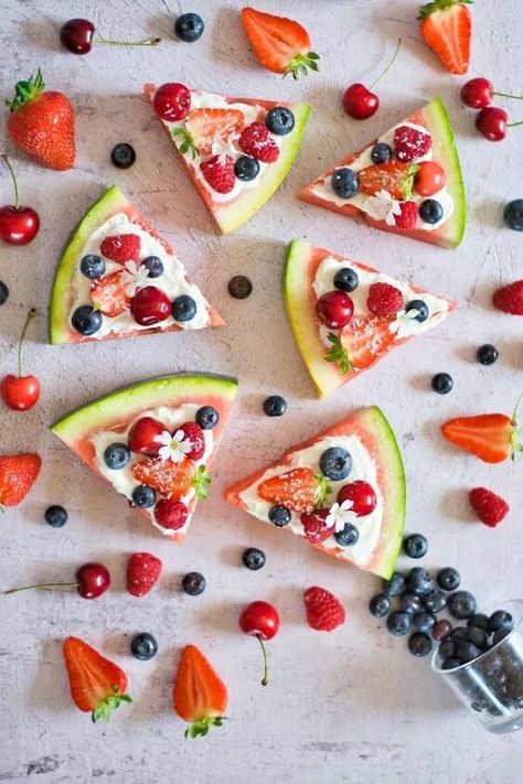 Try this watermelon pizza recipe as an easy summer treat. This healthy fruit pizza with yogurt and berries will have your tastebuds begging for more — and for good reason. Not only is this delicious summer dessert a healthy alternative that’s low in both calories and sugar, but it’s also an easy way to consume extra antioxidants and vitamins that support wellness. Watermelon Pizza with YogurtFruit pizzas make delicious and healthy summer desserts. This watermelon pizza with yogurt is… Fruit Pizza Sauce, Vegan Fruit Pizza, Watermelon Pizza Recipes, Watermelon Fruit Pizza, Fun Fall Desserts, Low Sugar Yogurt, Fruit Pizzas, Summer Pizza, Healthy Fruit Pizza