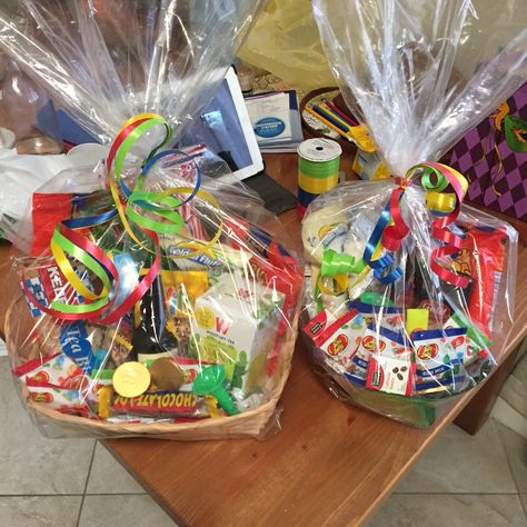 Purim Carnival, Purim Basket, Feast Ideas, Jewish Holiday Recipes, Carnival Ideas, Jewish Girl, Jewish Holiday, Ideas Creative, Purim