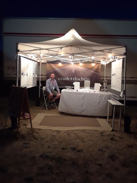 Craft show booth at night Night Market Booth Ideas, Night Market Vendor Booth, Outdoor Booth, Market Tent, Booth Lighting, Booth Setup, Craft Show Booth, Craft Market Display, Market Lighting