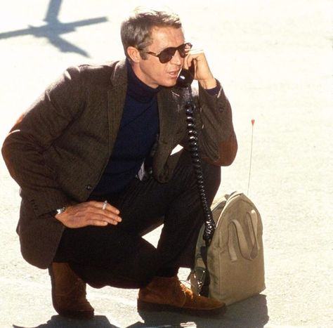 Steve McQueen with Sanders high top chukka Brown Desert Boots, Steve Mcqueen Bullitt, Klasik Hollywood, Steve Mcqueen Style, Steven Mcqueen, Most Stylish Men, Steve Mc, Brown Dress Pants, Black Wool Blazer