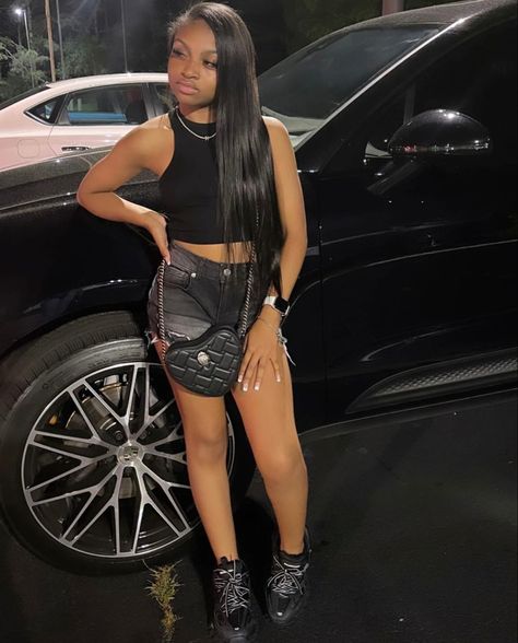 Party Outfits Night Black Women, Summer Time Outfits Black Women, Balenciaga Track Outfit Woman, Baddie Party Outfits, Balenciaga Track Outfit, Track Outfits, Baddie Fits, Balenciaga Track, Swag Outfits For Girls