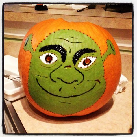 Shrek pumpkin! Super cute!! Shrek Painted Pumpkin, Shrek Pumpkin Painting, Shrek Pumpkin, Shrek Party, Pumpkin Paint, Decorating Halloween, Dinner Theater, Beetlejuice Halloween, Pumpkin Painting Ideas