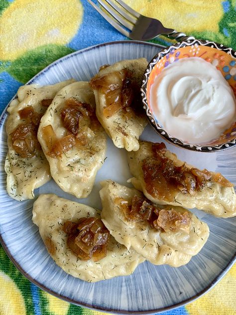 Mushroom And Sauerkraut Pierogi, Sauerkraut And Mushroom Pierogi, Sour Dough Bread Machine Recipe, Dum Sum, Sauerkraut Pierogi Recipe, Authentic Polish Pierogi Recipe, Mushroom Pierogi, Pierogies Homemade, Mushroom Filling