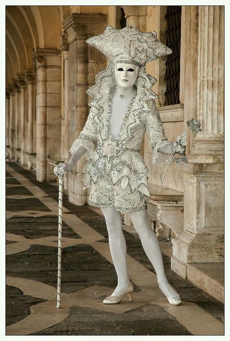 Venetian Costumes, Victorian Ghost, Venice Carnivale, Venice Carnival Costumes, Costume Carnaval, Venice Mask, Venetian Carnival Masks, Venetian Carnival, Carnival Of Venice