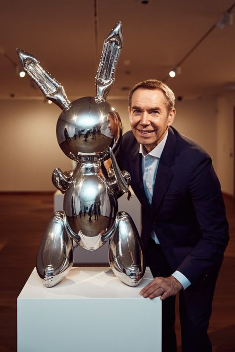 Jeff Koons with Rabbit (1986). Photo ©David Fisher, 2019. Jeff Koons Art, Printer Design, Ashmolean Museum, Sophisticated Art, Bad Art, Jeff Koons, Whitney Museum, Balloon Dog, School Art