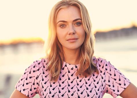 First look at The Wrong Girl Jessica Marais, Australian People, First Look, Beauty Health, Medium Hair Styles, Crochet Top, A Woman, Trailer, Hair Makeup