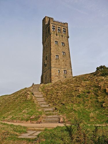 Highclare Castle, Castle On Hill, Celtic Hillfort, Castle Hill Huddersfield, Castle Hill Ipswich, Castle Floor Plan, Castle Hill, Castle Tower, Kingdom Of Great Britain