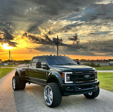 F350 Dually, Lifted Vehicles, Dodge Diesel Trucks, Ford Super Duty Trucks, Diesel Trucks Ford, Cheating Girlfriend, Country Trucks, American Pickup Trucks, Hot Trucks