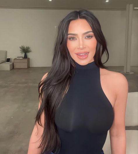 Kim Kardashian Natural, Kim K Long Black Hair, Kim K Beach Waves, Kim Kardashian Hair Straight, Kim Kardashian Hair Long, Kim Kardashian Hair Extensions, Kim K Haircut, Kim K Long Hair, Kim Kardashian Makeup 2023