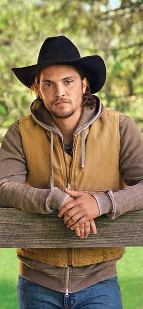 Kacey Dutton, Luke Grimes Yellowstone, Dutton Ranch Yellowstone, Kayce Dutton, Rip Wheeler, Keith Sweat, Earthy Girl, Yellowstone Series, Luke Grimes