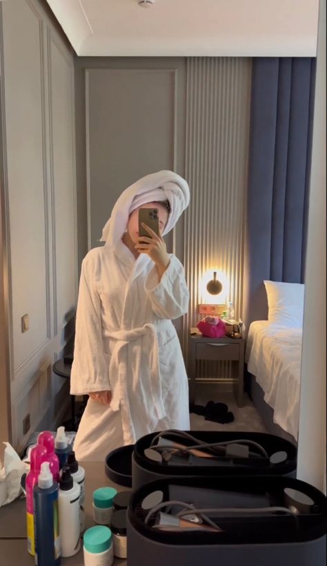 Light Airy Bedroom, Linen Dress Pattern, Video Call With Boyfriend Screen Photo, Best Friends Aesthetic, Fancy Video, Simple Pakistani Dresses, Mood Instagram, Cute Selfies Poses, Girly Images