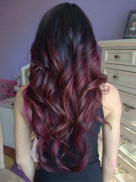 Red Balayage Hair Latina, Red And Black Bayalage, Red Bayalage On Black Hair, Black And Dark Red Hair, Dark Red Ombre Hair, Red Hair On Brown Skin, Party Tips And Tricks, Under Hair Color, Pelo Color Vino