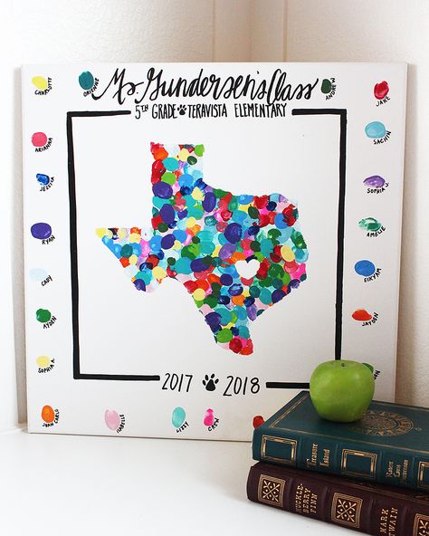 This state thumbprint canvas is a unique class art project perfect for giving as a teacher appreciation gift or making for a class auction! Appreciation Gifts For Teachers Diy, Classroom Art Projects For Auction Kindergarten, Class Canvas Project, Teacher Silent Auction Ideas Student, Class Raffle Project, Fingerprint Class Project, Silent Auction Craft Ideas, Gala Auction Ideas Class Projects, Kids Art Auction Ideas