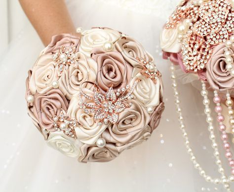 Rose Gold Brooch Bouquet, Gold Corsage, Gold Wedding Bouquets, Rose Gold Bouquet, Quinceanera Bouquet, Bridesmaid Corsage, Pink Brooch, Cascading Wedding Bouquets, Wrist Flowers