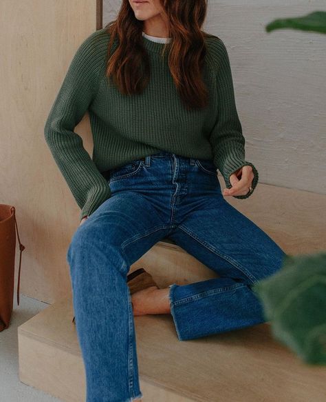 @kieran__oconnell • Instagram photos and videos Green Sweater And Jeans Outfit, Sweater And Jeans Outfit Winter, Turtle Neck Sweater Outfit, Neck Sweater Outfit, Green Sweater Outfit, Forest Green Sweater, Sweater And Jeans Outfit, Lazy Fits, Sweater And Jeans