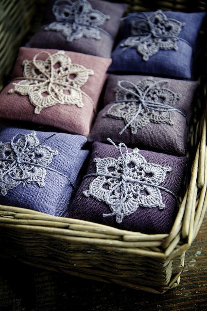 Lavender bags | Flickr - Photo Sharing! Lavender Crafts, Lavender Bags, Lavender Sachets, 자수 디자인, Crochet Home, Sachets, Vintage Linens, Pin Cushions, Homemade Gifts