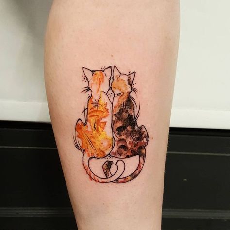 Tattoo of orange & tortoise shell cats. Tabby Cat Tattoo, Orange Cat Tattoo, Tatoo Dog, Cat Tattoo Ideas, Cats Eyes, Cat Tattoo Designs, Geniale Tattoos, Tortoise Shell Cat, E Tattoo