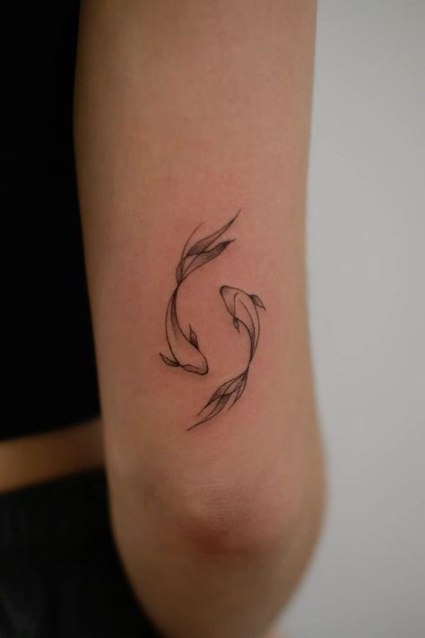 Tattoo Ideas Pisces Zodiac Signs, Patchwork Tattoo Ideas Fineline, Pieces Tattoo Zodiac Pisces, Meaningful Fine Line Tattoos, Tattoo Ideas Pisces, Pisces Flower Tattoo, Pisces Sign Tattoo, Tattoos For Pisces, Pisces Zodiac Tattoo