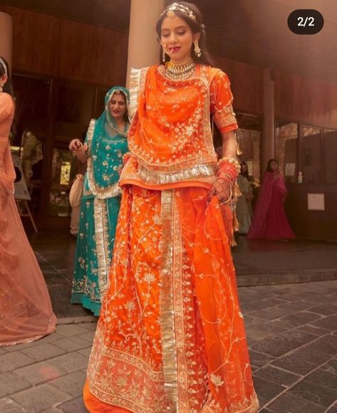 Orange Bandhani Suit, Rajputi Engagement Look, Royal Rajputi Look, Marvadi Poshak, Rajputana Dress, Saree Rajasthani, Poshak Rajputi, Rajasthani Bride, Best Indian Wedding Dresses