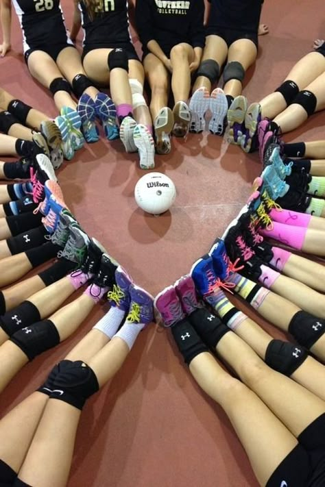 Volleyball Jokes, Street Lantern, Volleyball Team Pictures, Volleyball Motivation, Best Volleyball Shoes, Volleyball Wallpaper, Volleyball Photos, Volleyball Poses, Volleyball Skills