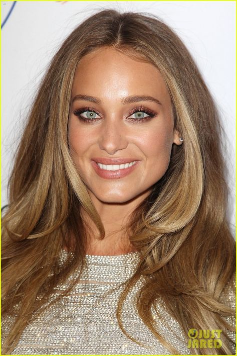 Hannah Davis Defends Her 'Swimsuit' Cover: It's Not Naughty! Hannah Jeter, Half And Half Hair, Hannah Davis, Caramel Hair, Brown Blonde Hair, Krabi, Hair Envy, Hair Color Trends, Brown Hair Colors