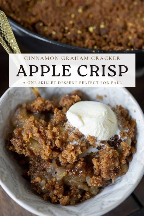 A brown sugar apple pie filling topped with a buttery, crispy cinnamon graham cracker crumble. Iron Skillet Apple Crisp, Skillet Apple Crisp, Graham Cracker Crumble, Apple Crisp Pie, Skillet Desserts, Cobbler Topping, Apple Pie Filling, Sugar Apples, Apple Pie Spice