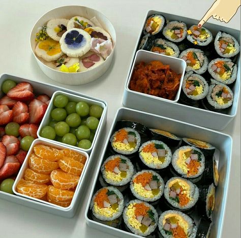 Korean Lunch, Healthy Bento, Fruit Lunch, Bento Recipes, Healthy Food Dishes, Delicacy Food, Healthy Homemade Recipes, Picnic Food, Delicious Snacks Recipes